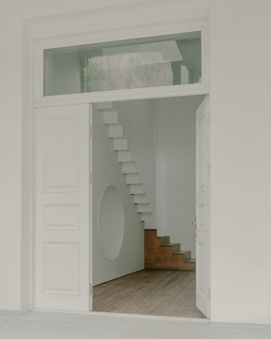 Birdsnest House / TIMM - Interior Photography, Stairs, Wood, Door
