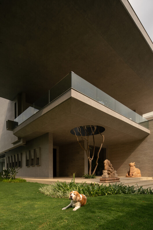 House Around The Oblique Column / RENESA Architecture Design Interiors Studio - Interior Photography