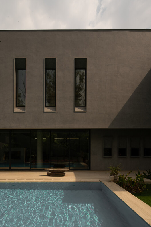 House Around The Oblique Column / RENESA Architecture Design Interiors Studio - Interior Photography, Concrete