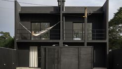 Casas Junco / Less Estúdio