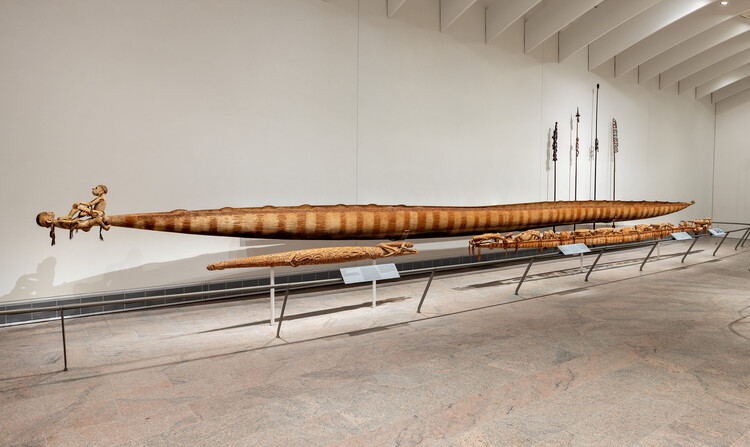 Transparent Boundaries: Technology and the Display of Cultural Memory - Image 5 of 13