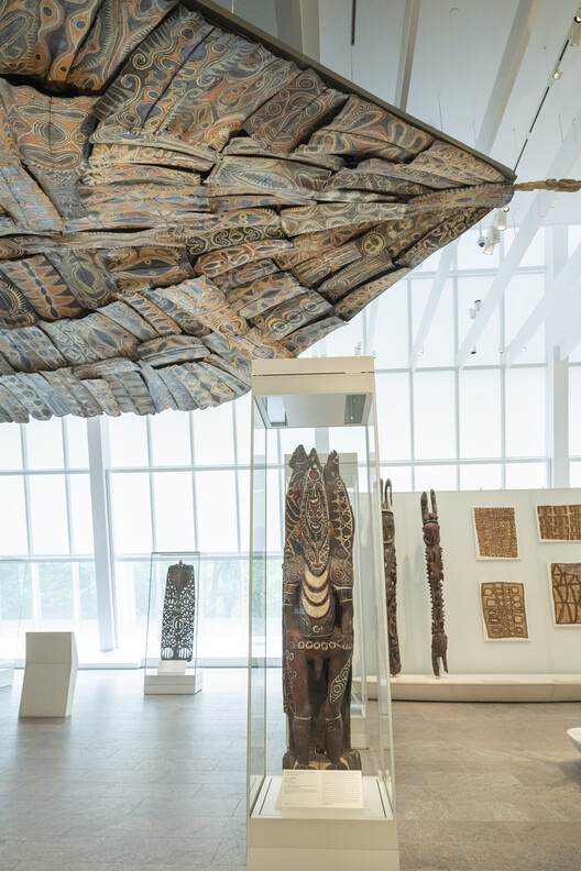 Transparent Boundaries: Technology and the Display of Cultural Memory - Image 13 of 13
