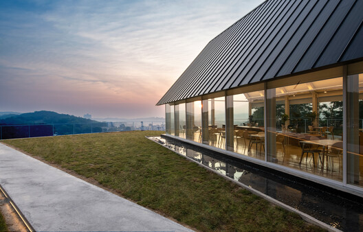 May Day Cafe / SPACE DOT - Exterior Photography