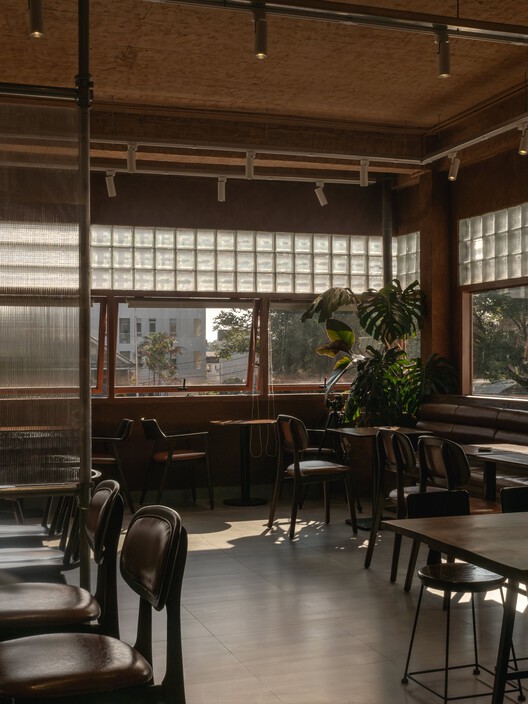 Hong Tra Hoa Binh Bui Thi Xuan Cafe / xưởng xép - Interior Photography, Dining room, Glass, Chair