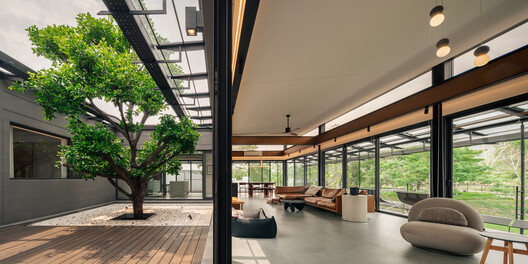 BAAN O+O House / Junsekino Architect and Design - Interior Photography, Living Room, Wood, Courtyard, Patio