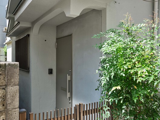 Ōimachi House / ROOVICE - Interior Photography, Door, Concrete
