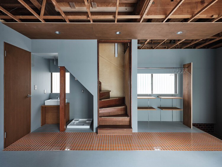 Casa Ōimachi / ROOVICE - Fotografia de Interiores, Madeira, Viga