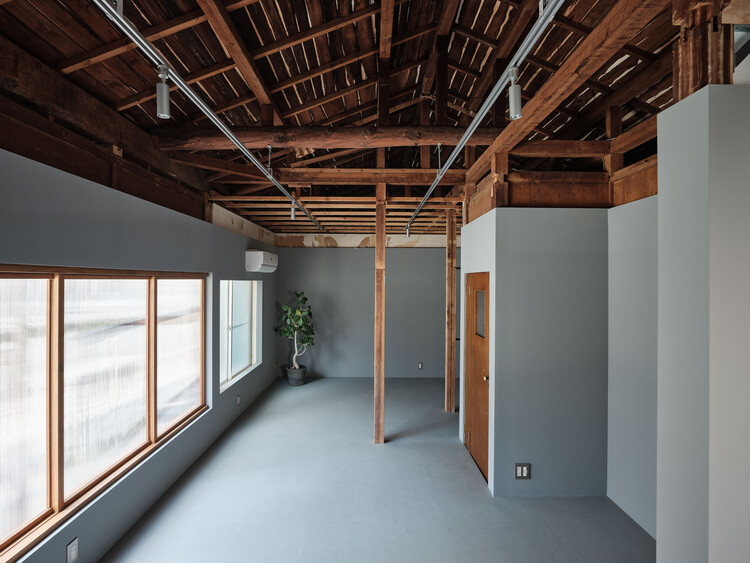 Casa Ōimachi / ROOVICE - Fotografia de Interiores, Madeira, Viga