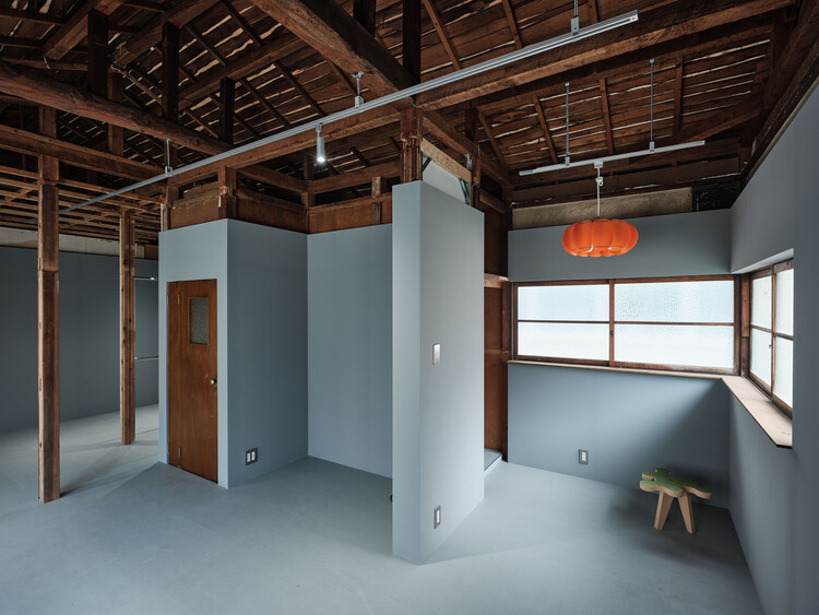 Casa Ōimachi / ROOVICE - Fotografia de Interiores, Viga