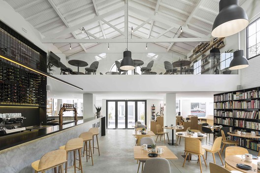 Spaces for Browsing: Balancing Commerce and Community in the Design of Bookstores - Image 32 of 35