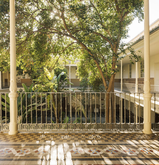 European University | Turia Campus / Ramón Esteve Estudio - Image 11 of 37