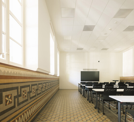 European University | Turia Campus / Ramón Esteve Estudio - Interior Photography