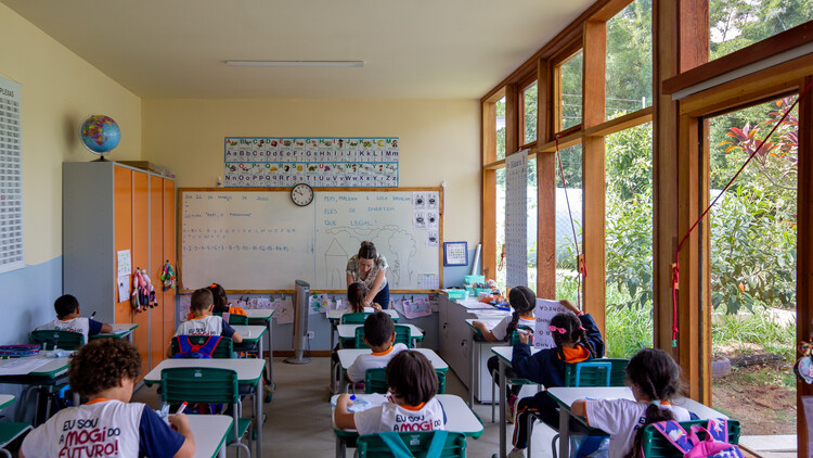 Una escuela sustentable Brasil / Sem Muros Arquitetura Integrada - Fotografía interior, Sillas