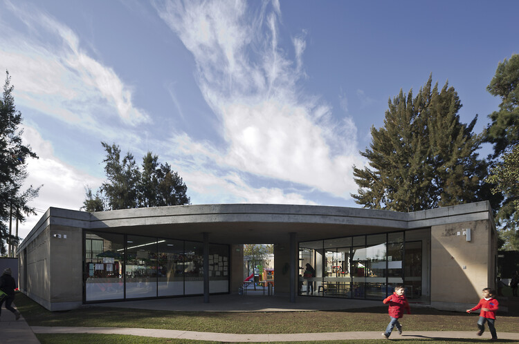 École Maternelle / Tatiana Bilbao Estudio - Fotografía exterior, Concreto