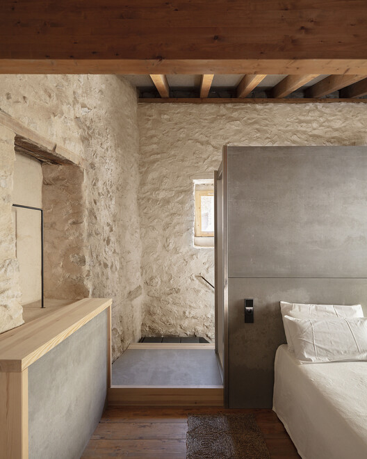 Renovación de Casa Abbey / Antonio Garcia Blay y Jose Antonio Ruiz Suaña - Fotografía interior, Madera, Dormitorio, Fijación Vigas