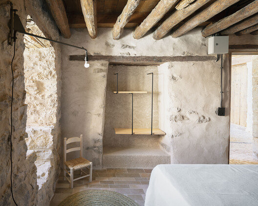 Renovación de Casa Abbey / Antonio Garcia Blay y Jose Antonio Ruiz Suaña - Fotografía interior, Baño, Madera, Sillas, Fijación Vigas, Dormitorio