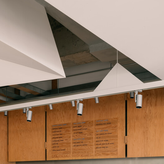 Café Blue Bottle en West Bund / atelier tao+c - Imagen 14 de 19