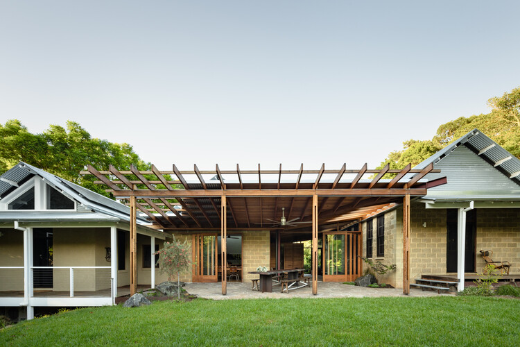 Zulaikha Laurence Tree Change House / Studio ZAWA - Image 1 of 17