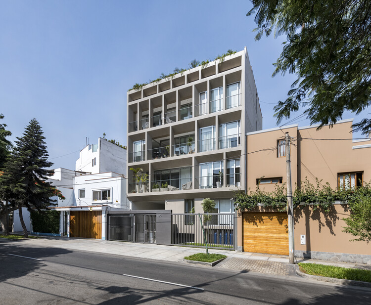 Edificio Arica / K+M Arquitectura y Urbanismo - Fotografía exterior, Balcón