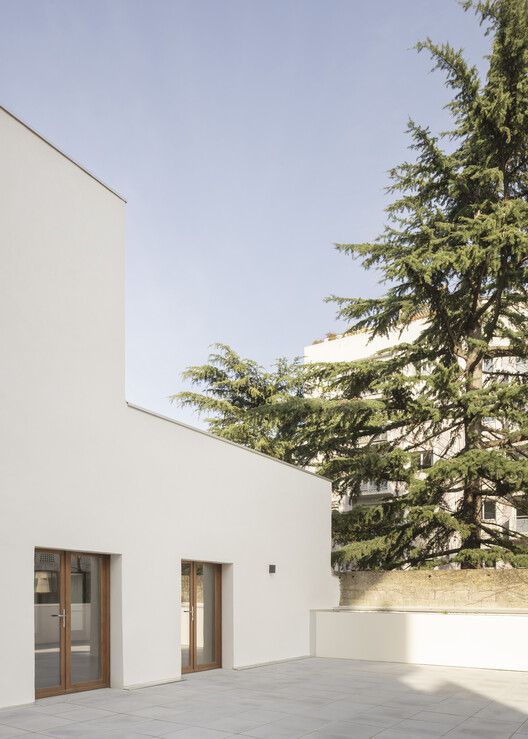 老车库改造/ Atelier Tequi Architects - 建筑图, 具体的