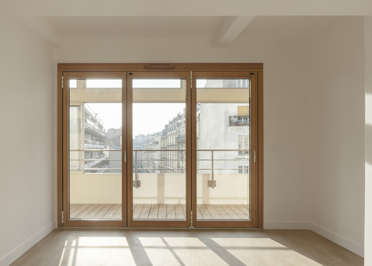 老车库改造/ Atelier Tequi Architects - 室内图, 木头, 门, 玻璃, 阳台