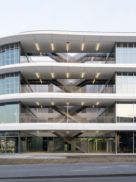 Mobilis Automotive Building / XDGA - Exterior Photography