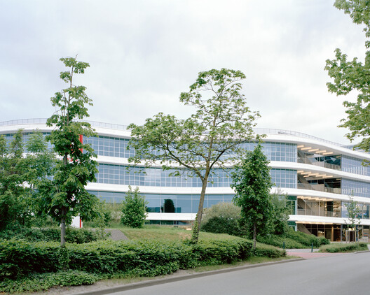 Mobilis Automotive Building / XDGA - Exterior Photography