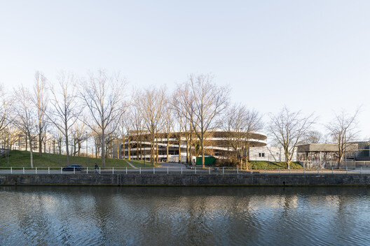 Mobilis Automotive Building / XDGA - Exterior Photography