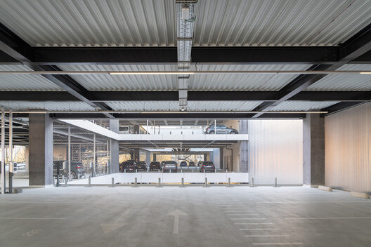 Mobilis Automotive Building / XDGA - Image 17 of 23