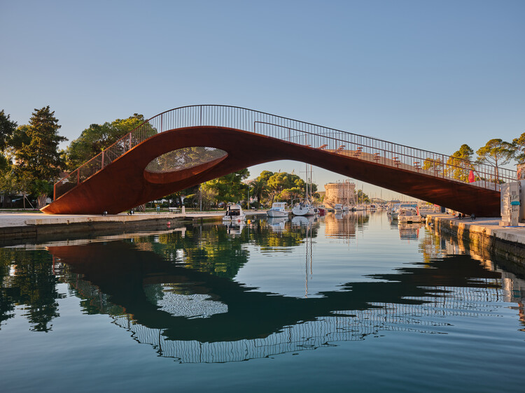 Puente sobre Foša/ Prostorne taktike - Fotografía exterior