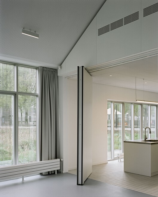 Place Pouchet Social and Cultural Center / MCBAD architecture & urban design - Interior Photography, Wood, Lighting, Glass, Door