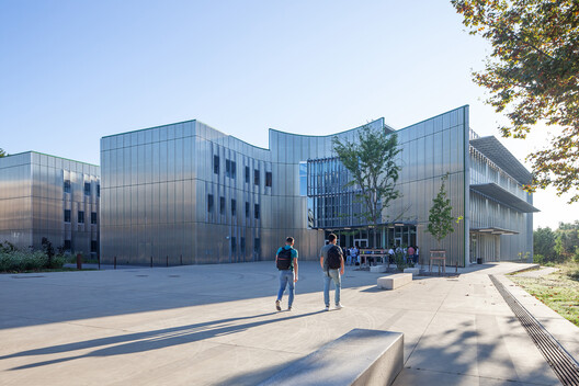 ISALAB Engineering School / Patrick Arotcharen Architecte - Exterior Photography