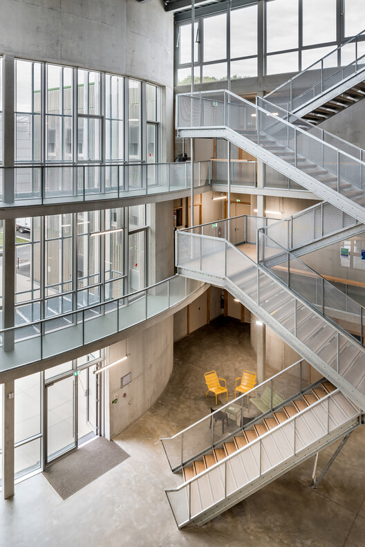 ISALAB Engineering School / Patrick Arotcharen Architecte - Image 4 of 20