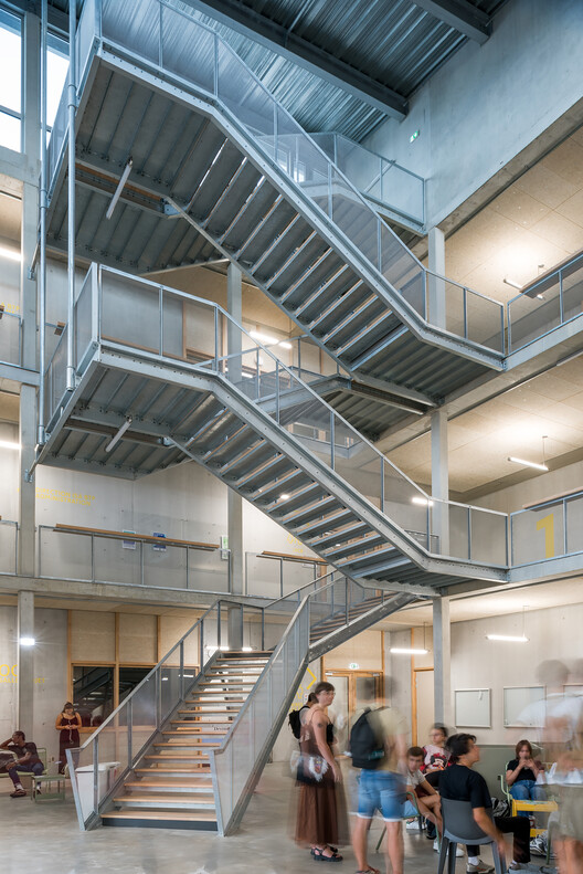 ISALAB Engineering School / Patrick Arotcharen Architecte - Interior Photography, Stairs, Glass, Handrail