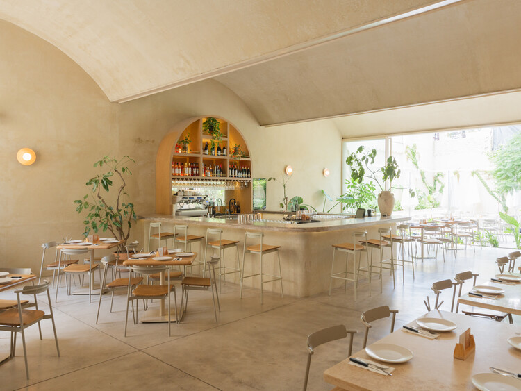 Restaurante Vulcanos Chapalita / Dinamita - Fotografía interior, Comedor, Mesas, Sillas