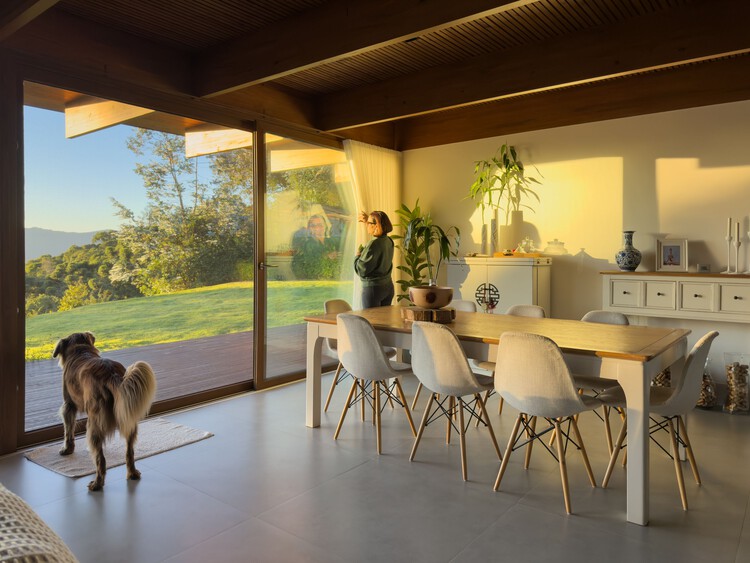 Casa Langma / Bruno Zaitter Arquitetura e Urbanismo - Fotografia de Interiores, Sala de Jantar, Madeira, Mesa, Cadeira, Iluminação