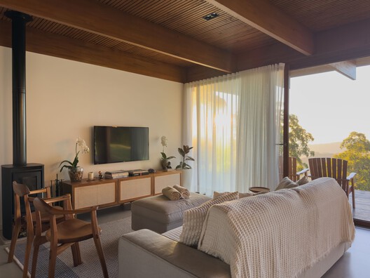 Casa Langma / Bruno Zaitter Arquitetura e Urbanismo Casa Langma / Bruno Zaitter Arquitetura e Urbanismo - Fotografia de Interiores, Dormitório, Madeira, Iluminação, Cadeira