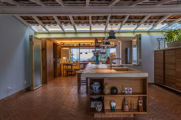 Casa Lúcio Costa / amanda arcuri - Fotografia de Interiores, Madeira, Cozinha, Bancada, Cadeira, Viga
