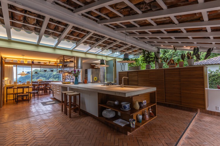 Casa Lúcio Costa / amanda arcuri - Fotografia de Interiores, Madeira, Cozinha, Bancada, Cadeira, Viga