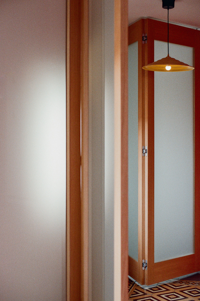 Casa Cromática / JJ + estudio - Fotografía interior, Puerta, Iluminación