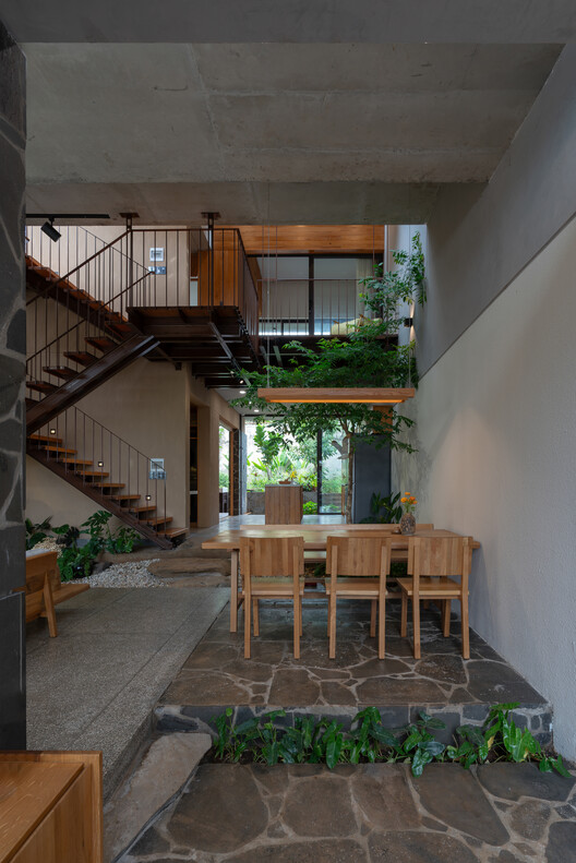 Casa Jinjee / Tad.atelier - Fotografia de Interiores, Madeira, Balcão