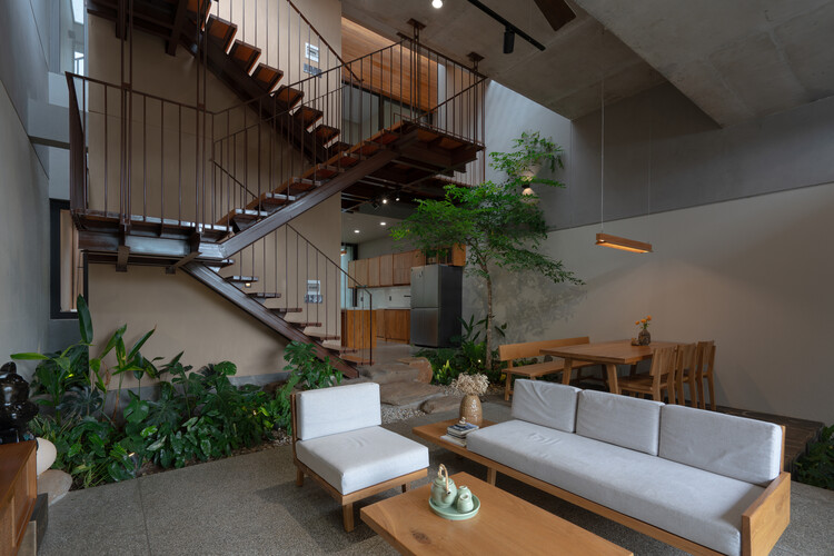 Casa Jinjee / Tad.atelier - Fotografia de Interiores, Sala de Estar, Cadeira, Balcão