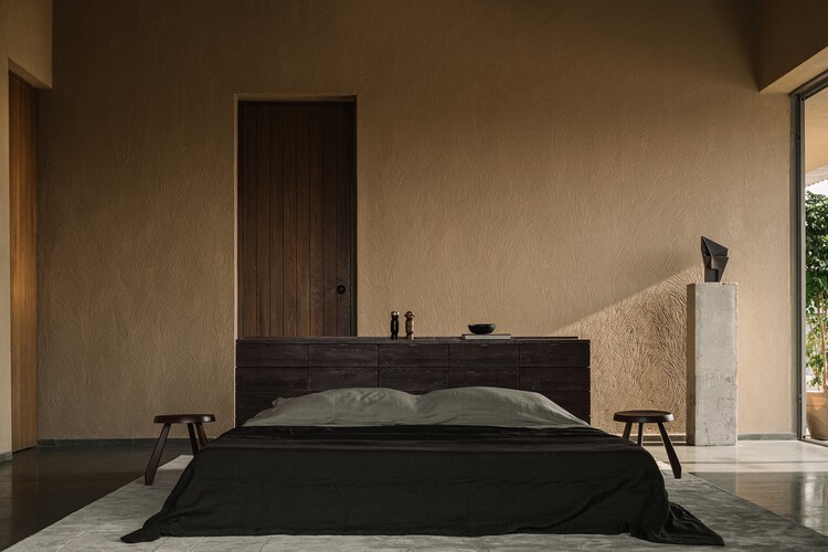 Casa Pátio / D'WELL - Fotografia de Interiores, Dormitório, Madeira, Cama, Iluminação
