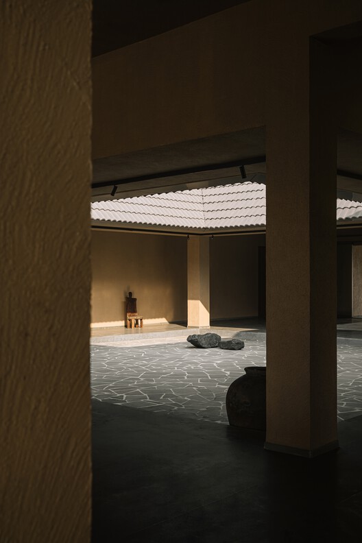 Courtyard House / D'WELL - Image 18 of 26