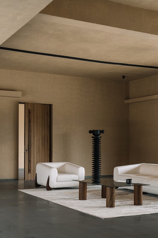 Courtyard House / D'WELL - Interior Photography, Chair