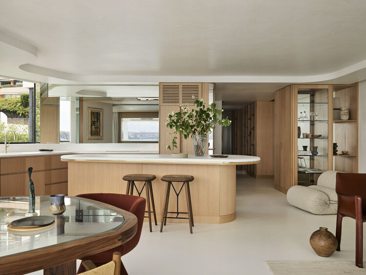 Darling Point Apartment / Studio ZAWA - Interior Photography, Kitchen, Wood, Countertop, Chair
