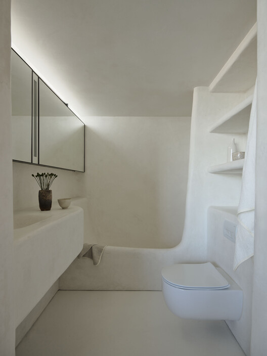 Darling Point Apartment / Studio ZAWA - Interior Photography, Bathroom, Bathtub
