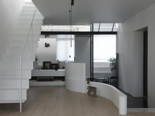 琴宅｜刘女士家 / 金秋野建筑工作室 - 室内图, 楼梯, 灯, 玻璃, 扶手, 椅子