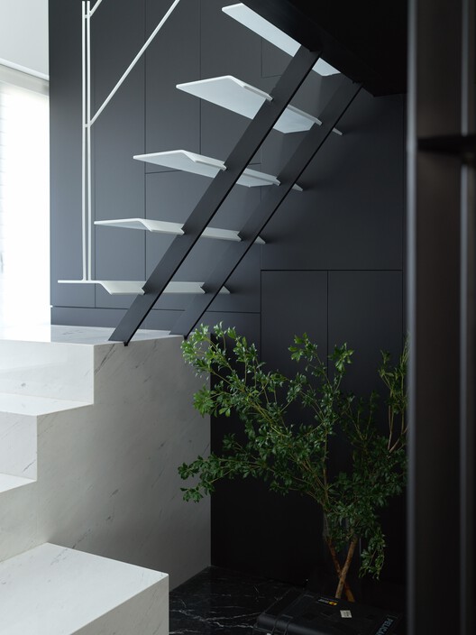 琴宅｜刘女士家 / 金秋野建筑工作室 - 室内图, 楼梯, 扶手, 玻璃, 钢