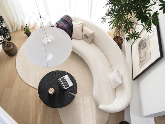 琴宅｜刘女士家 / 金秋野建筑工作室 - 室内图, 沙发, 桌子